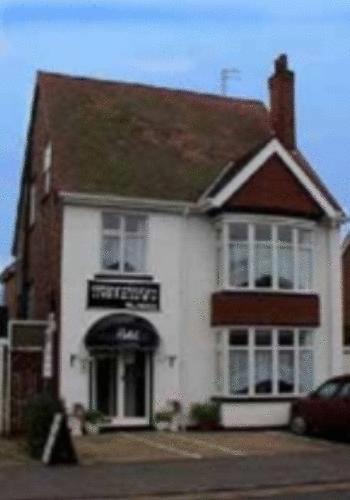 Гостевой дом Whiteways Hotel
