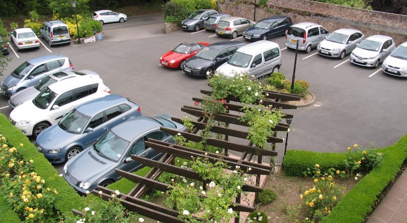 Отель Oaklands Lodge Hotel