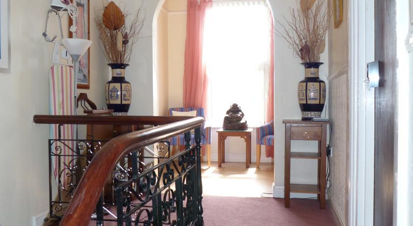 Гостевой дом Oaklands House