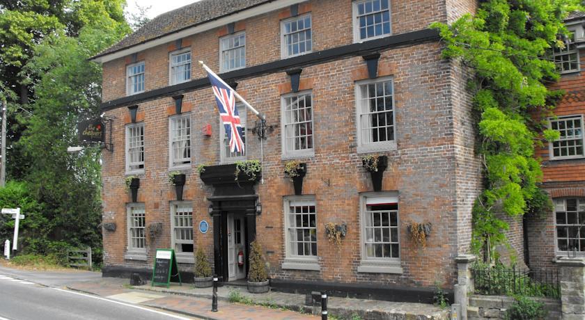 Отель Marco Pierre White's Chequers Inn