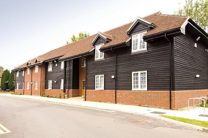 Отель Premier Inn Woking