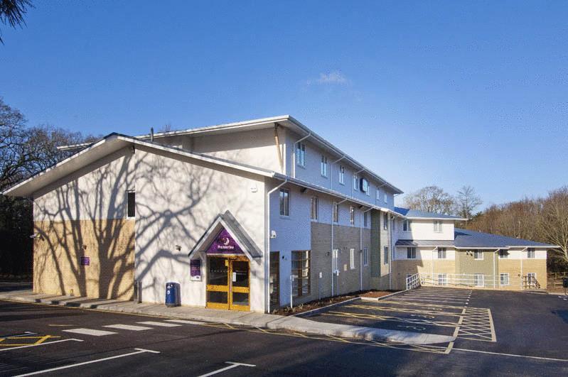 Отель Premier Inn Christchurch / Highcliffe