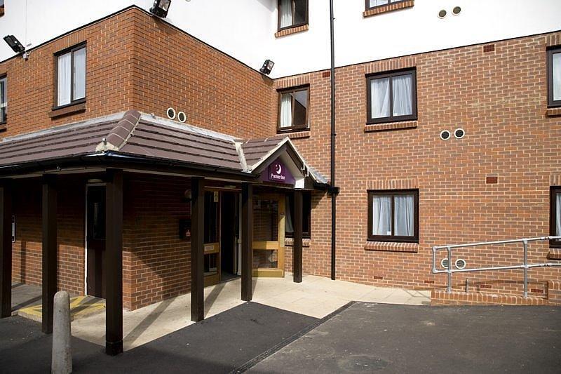 Отель Premier Inn Hayes (Heathrow)