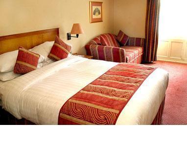 Отель The Red Lion Hotel