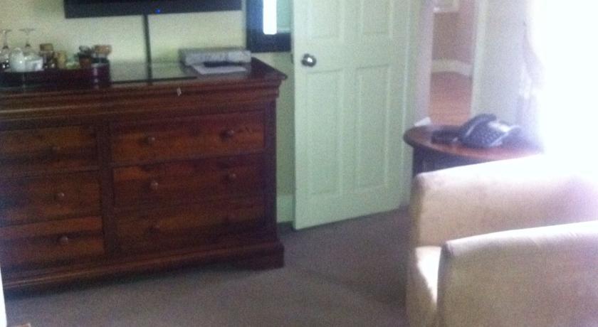 Гостевой дом Harmondsworth Hall Guest House