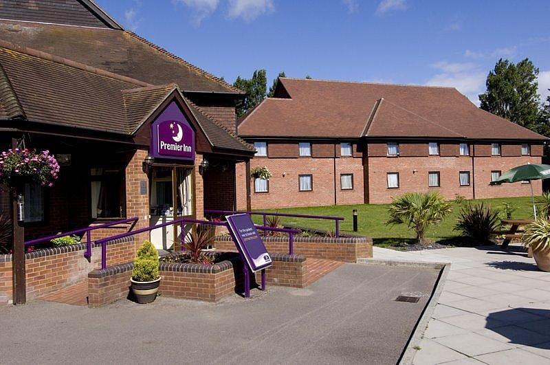 Отель Premier Inn Christchurch East