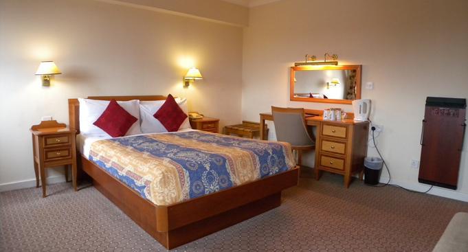 Отель Kings Park Hotel