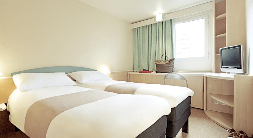 Отель Hotel Ibis Braganca 