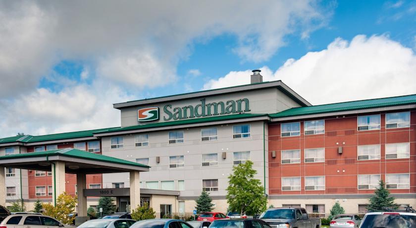 Отель Sandman Hotel Suites & Spa, Regina