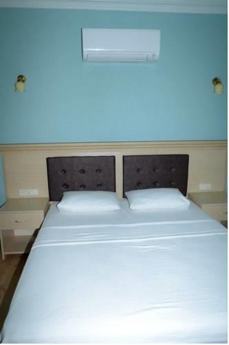 Отель Hotel Edina Cunda