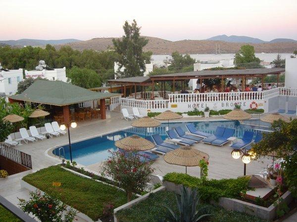 Отель Bronze Hotel