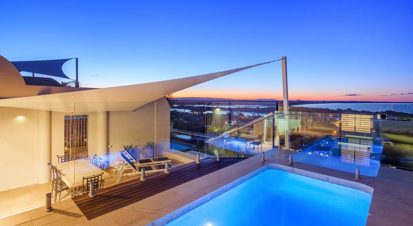 Отель Noosa Crest Resort