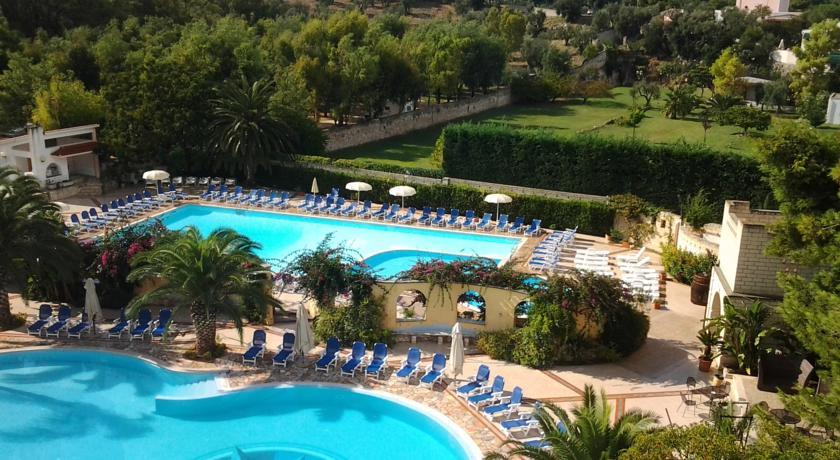 Отель Baia Degli Aranci Camping Village