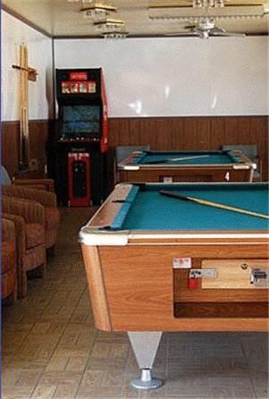 Отель Bedtime Inn and Suites