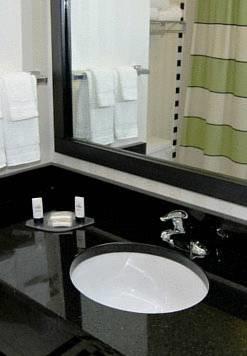 Отель Fairfield Inn & Suites Nashville at Opryland