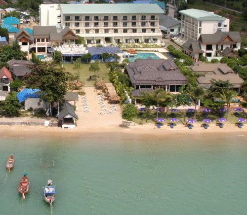 Отель Chalong Beach Hotel & Spa