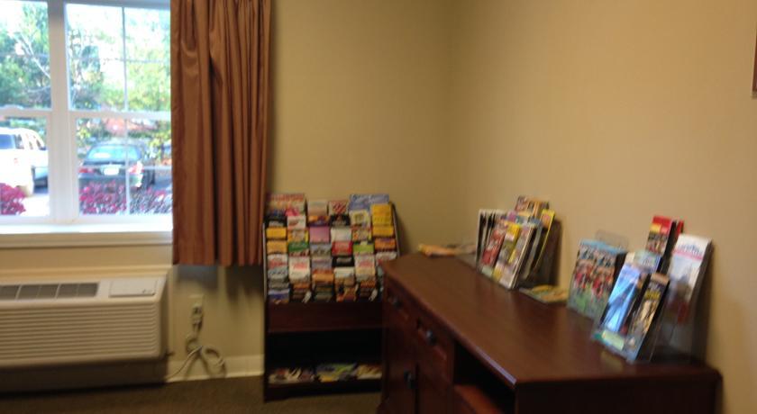Отель Cresthill Suites Albany