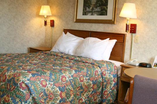 Отель Days Inn Nashville North