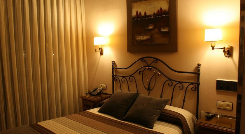 Отель Hotel Los Molinos