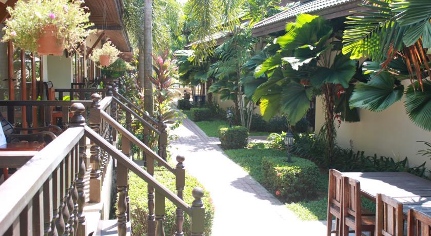 Отель Airport Resort