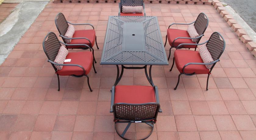 Отель Budget Host Inn Saga Motel