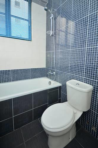 Апартаменты The Jetty Suites Apartment