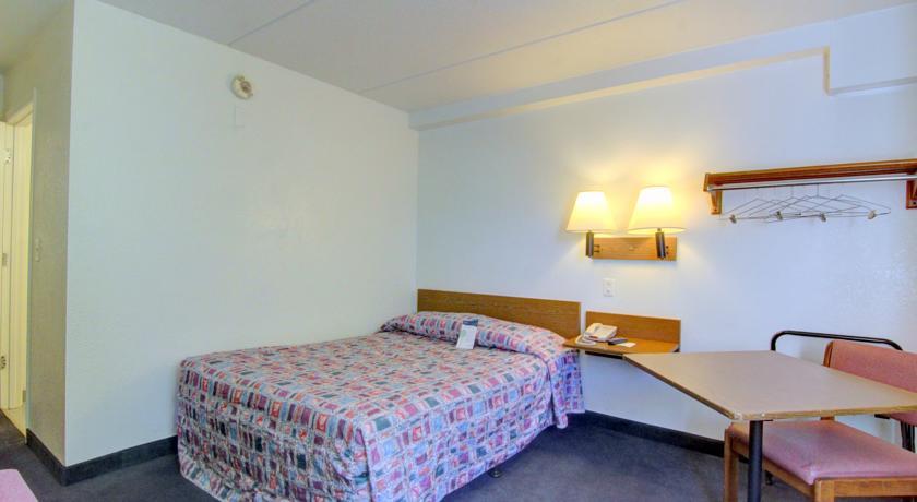Отель Motel 6 Madison North