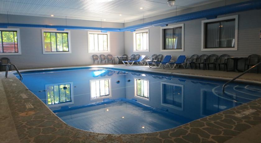 Отель Super 8 Bridgeview Lodge