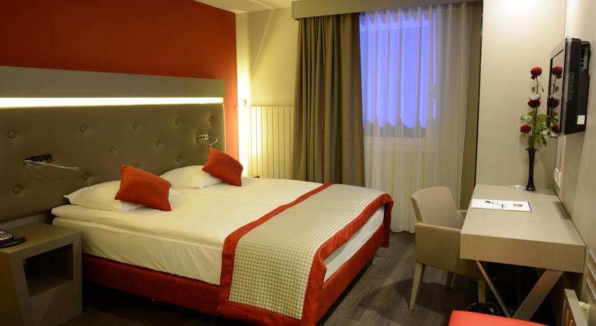 Отель Hôtel Best Western Chavannes de Bogis