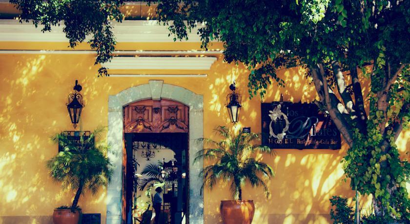 Los Pilares Hotel