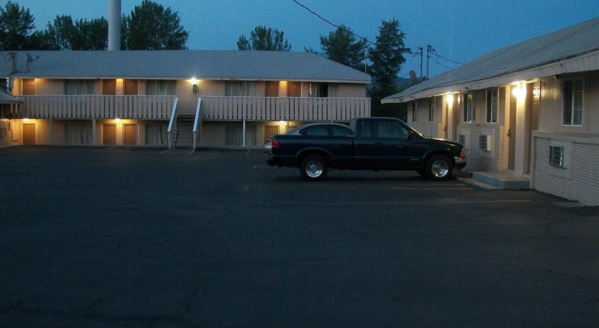 Отель Plaza Motel