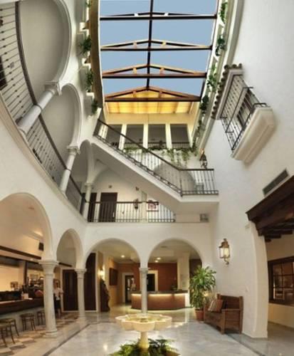 Отель Hotel Doña Lola Zahara