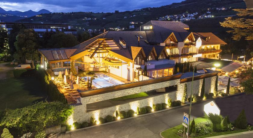 Отель Hotel Löwenhof