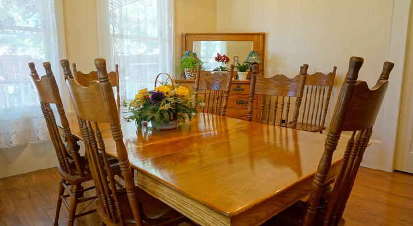 Мини-отель Starlight Pines Bed and Breakfast