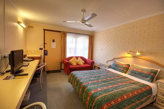 Отель Raglan Motor Inn
