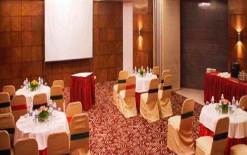 Le Royce Hotel