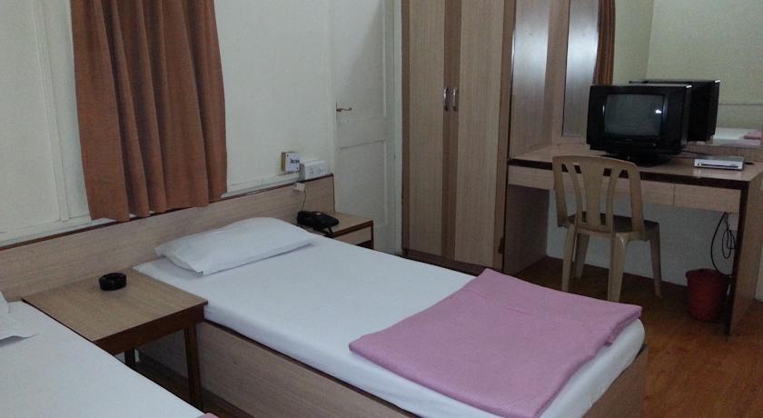 Hotel Bhooshan