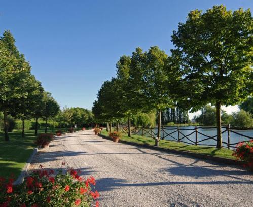 Отель Hotel Calamidoro