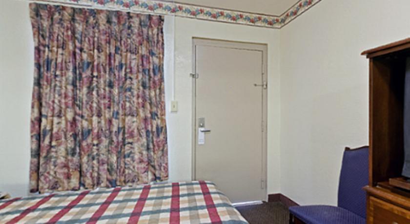 Отель Americas Best Value Inn Knoxville