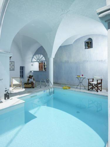 Отель Aigialos Luxury Traditional Houses