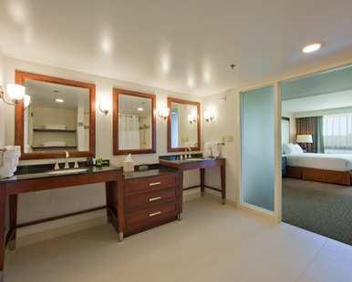 Отель Embassy Suites Boston/Waltham