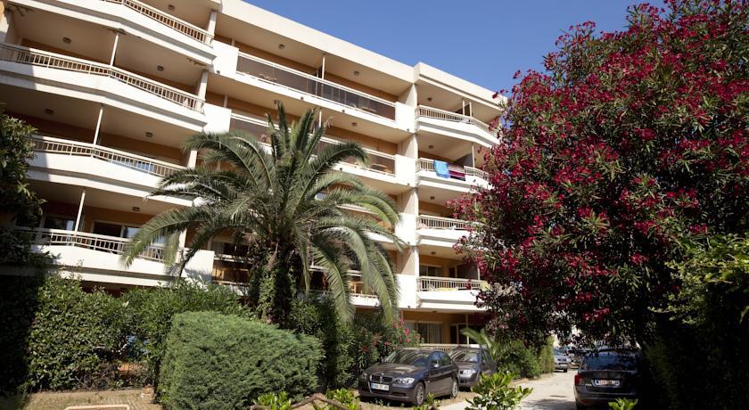 Апартаменты Résidence Pierre & Vacances Les Platanes
