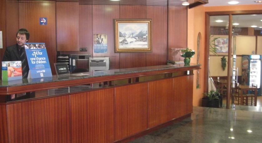 Отель Hotel Cervol