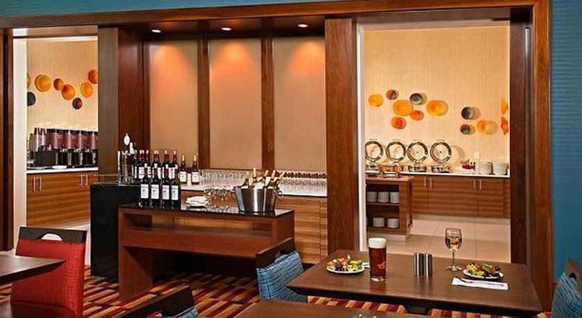 Отель Residence Inn Arlington Capital View
