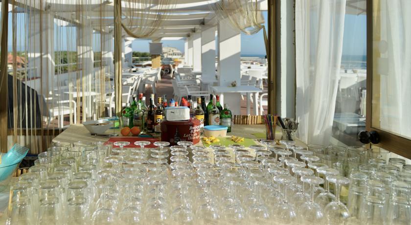 Отель Hotel Esplanade