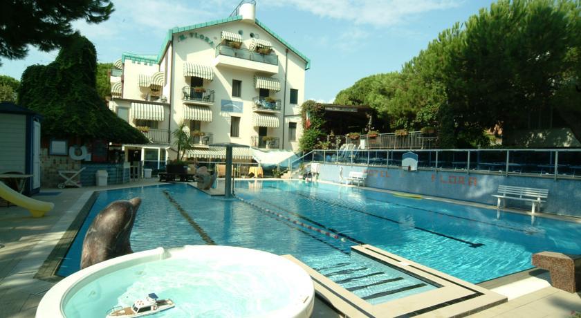 Отель Hotel Flora