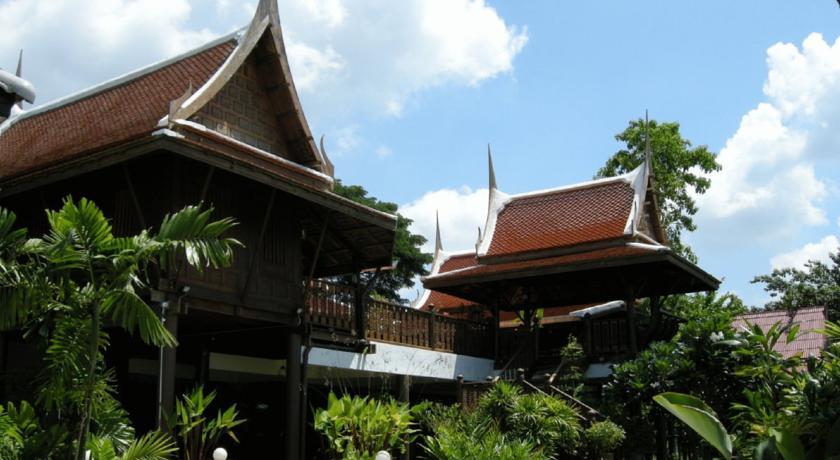 Отель Baan Thai House