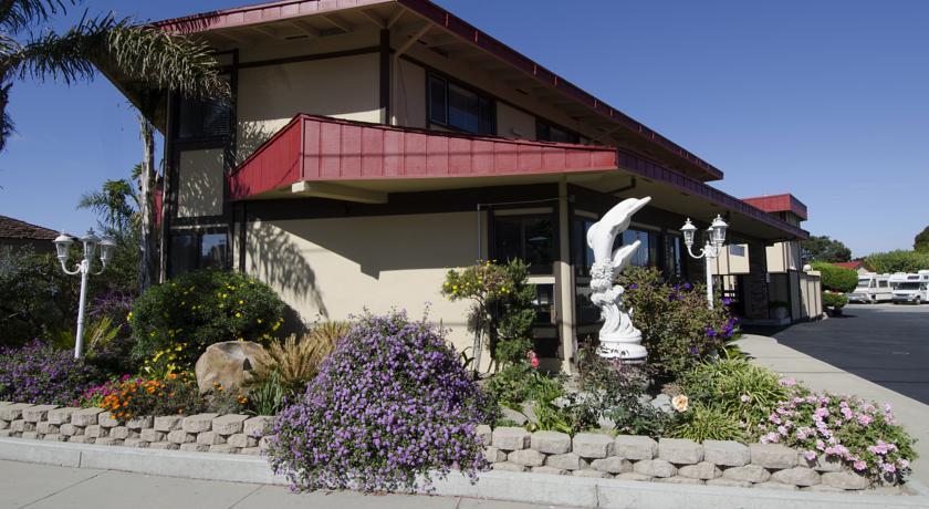 Отель Red Roof Inn-Cypress Tree Inn