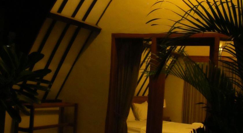 Отель Ozzy Cottages & Bungalows