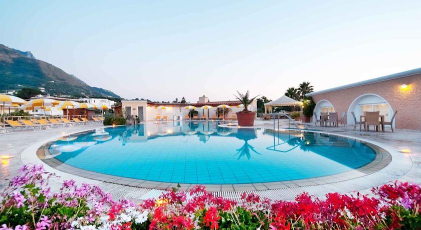 Отель Albergo Parco Delle Agavi